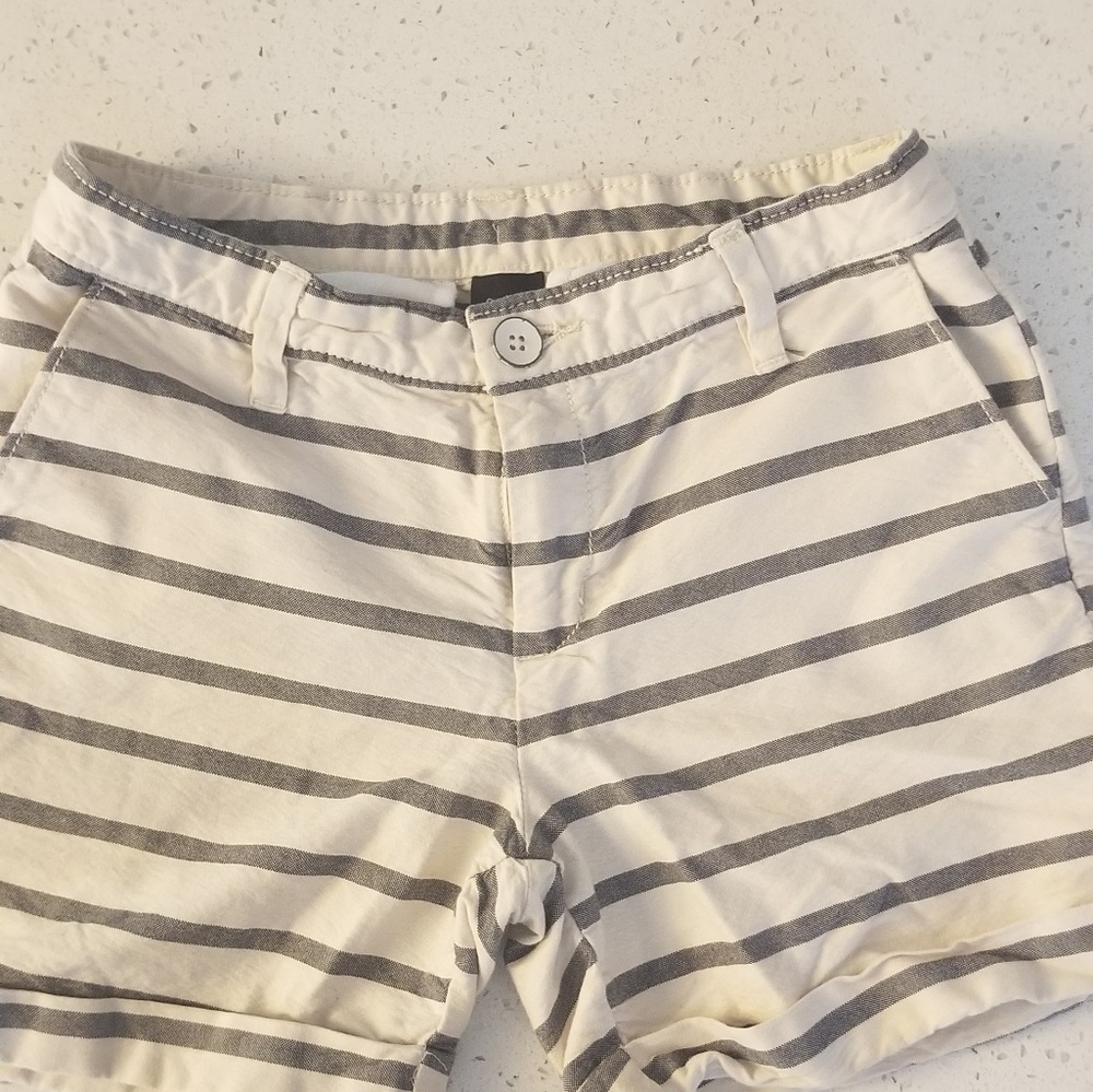 Girls Gap shorts